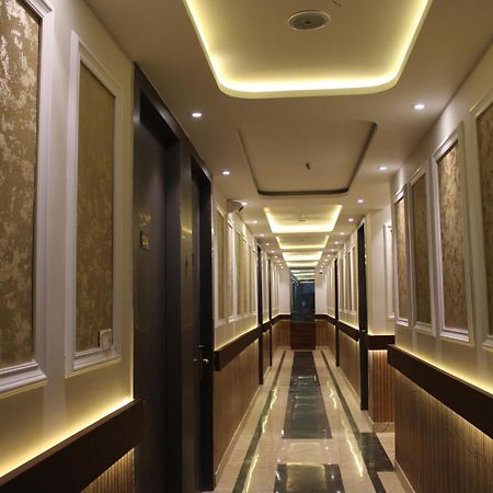 Hotel Gold Stone Kanpur Extérieur photo