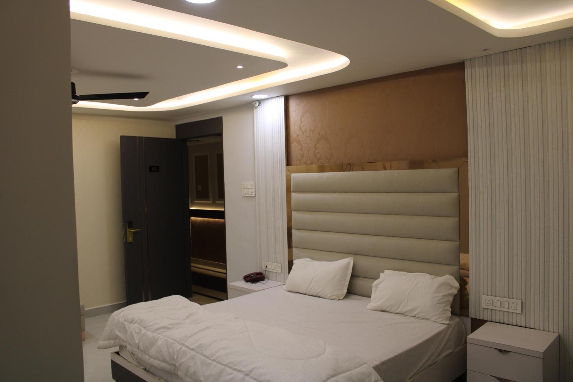 Hotel Gold Stone Kanpur Extérieur photo