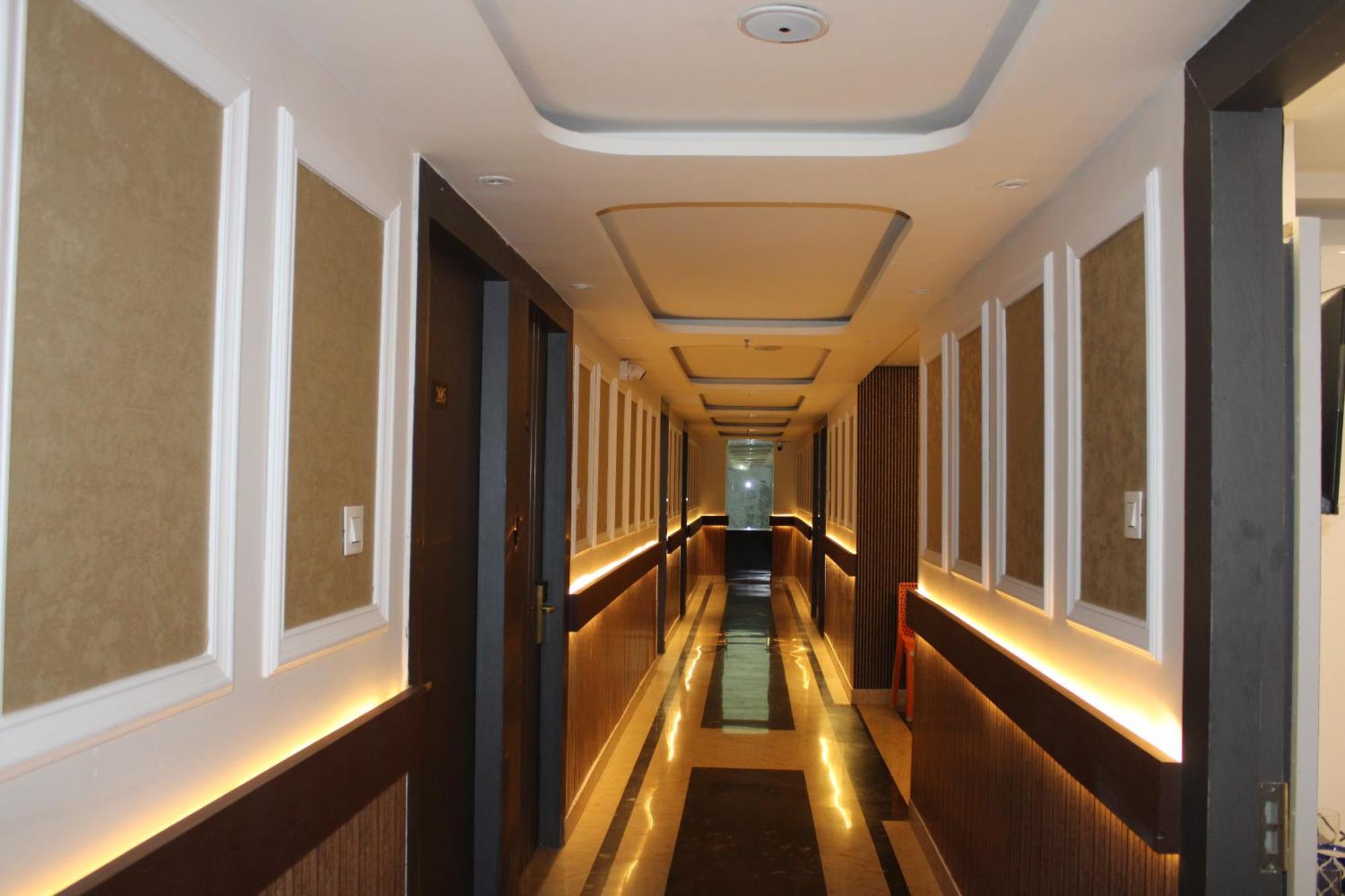 Hotel Gold Stone Kanpur Extérieur photo
