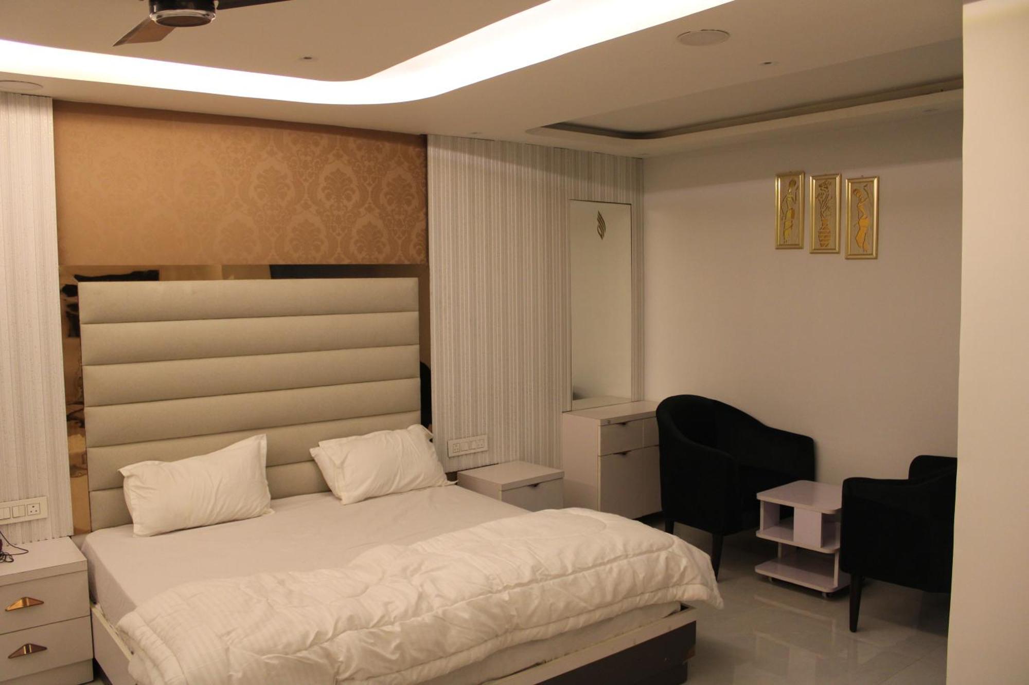 Hotel Gold Stone Kanpur Extérieur photo